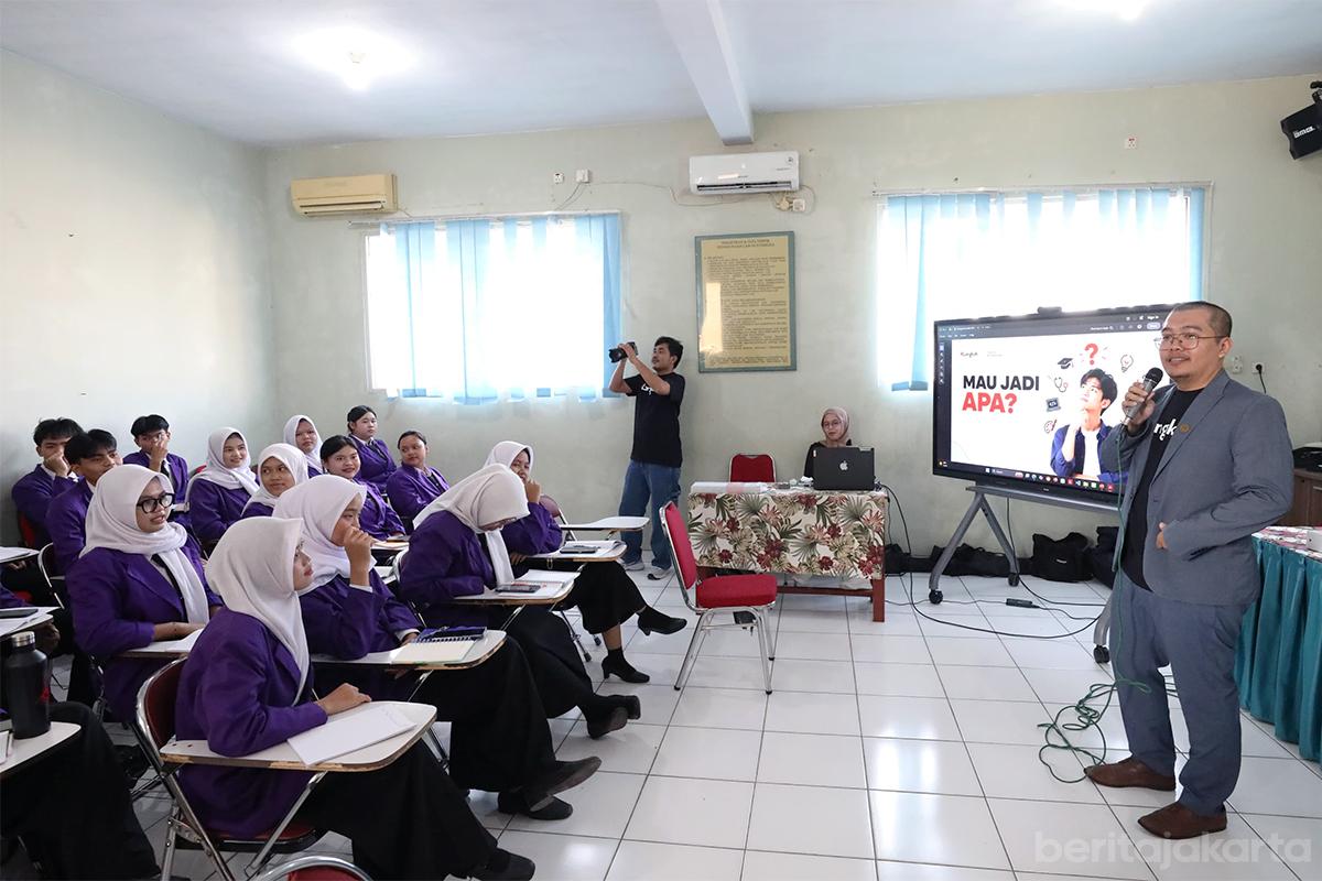 Pelatihan wirausaha muda SMK Wisata Indonesia tiyo