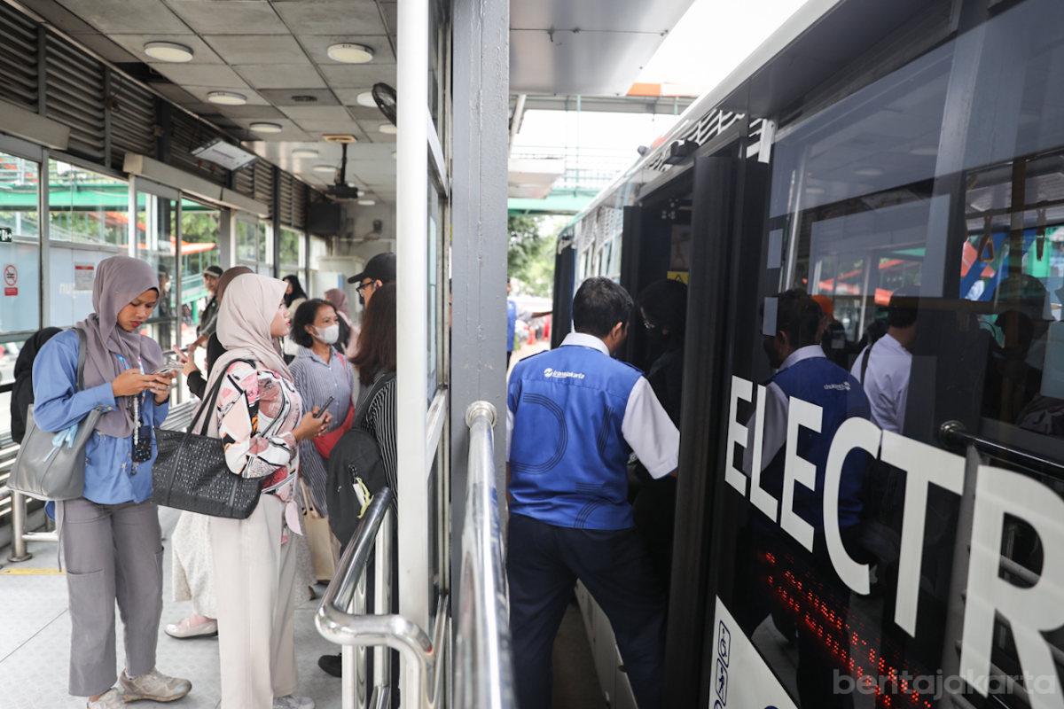 Halte transjakarta ilust