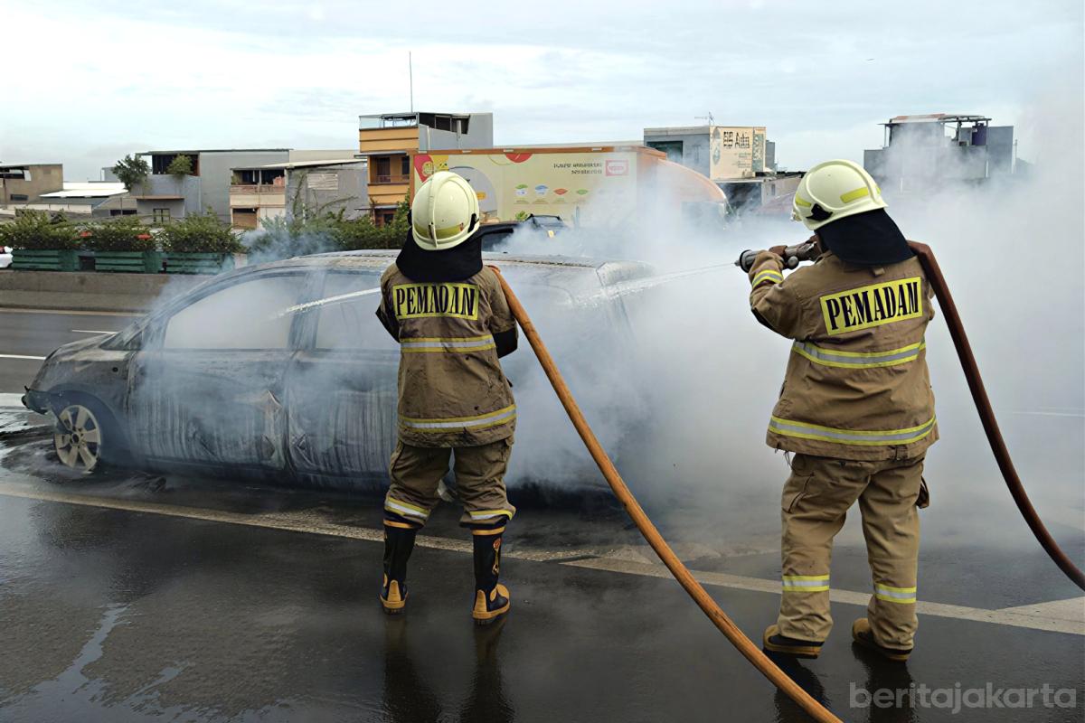 Ilustrasi kebakaran mobil doc