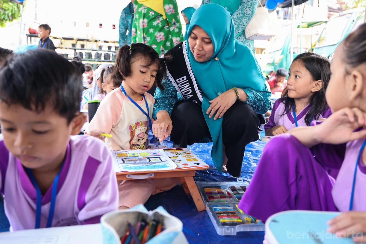 100 Anak   Anak Kebon Kelapa Antusias Ikut Lomba Mewarnai Budaya Betawi
