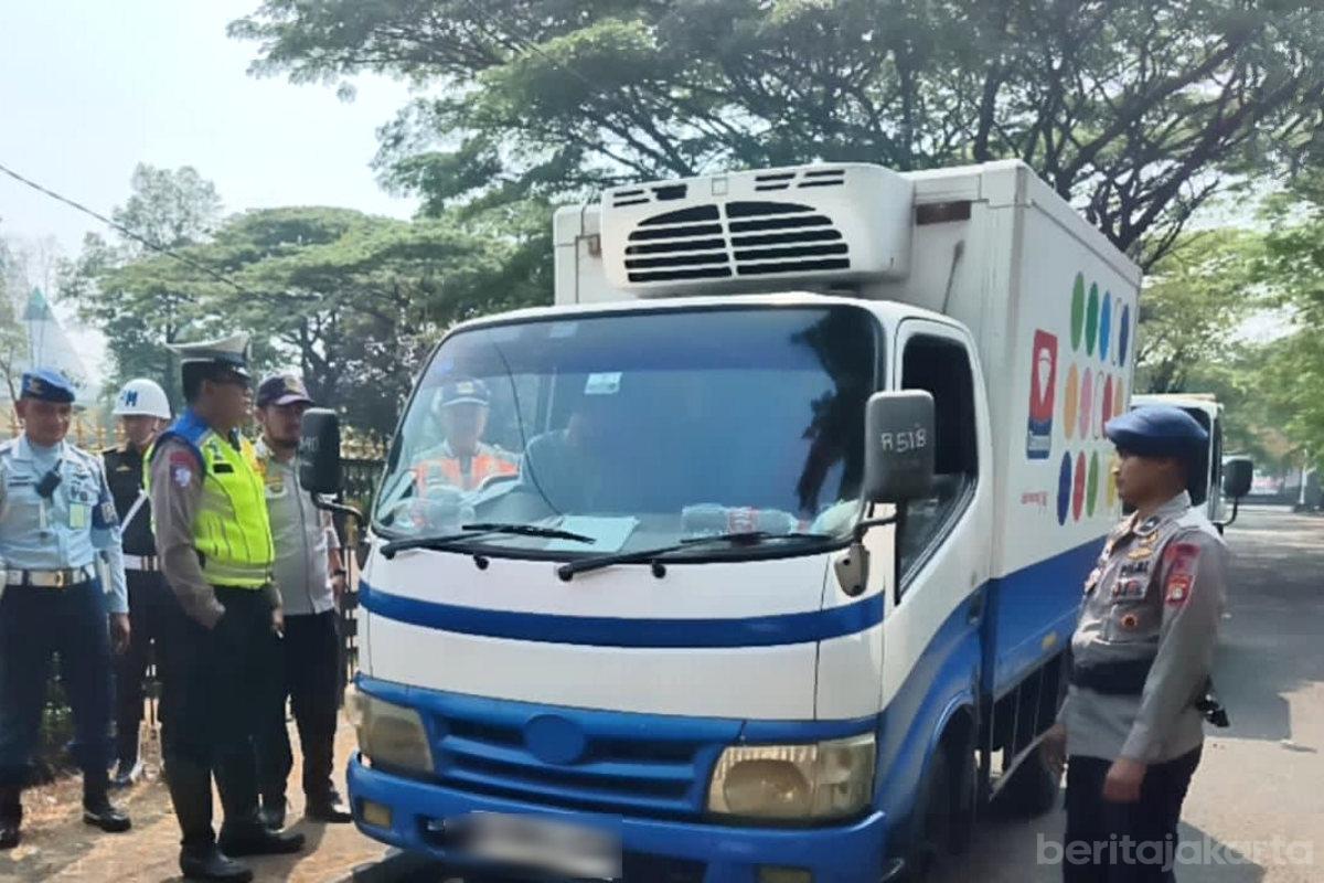 Parkir liar, 15 Kendaraan Ditindak di Jaktim
