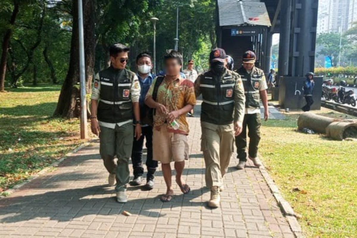 Tiga pakogah kemayoran folmer