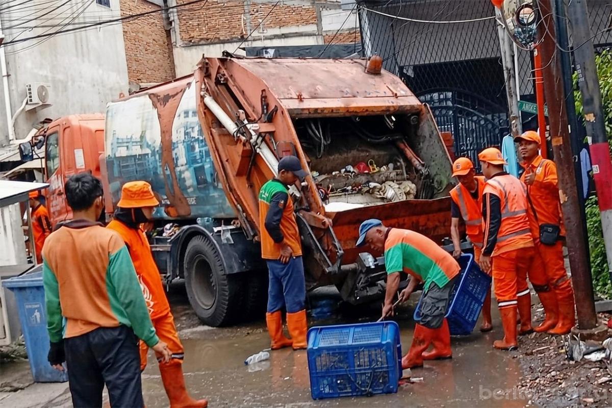 Pengelolaan sampah jakbar budi