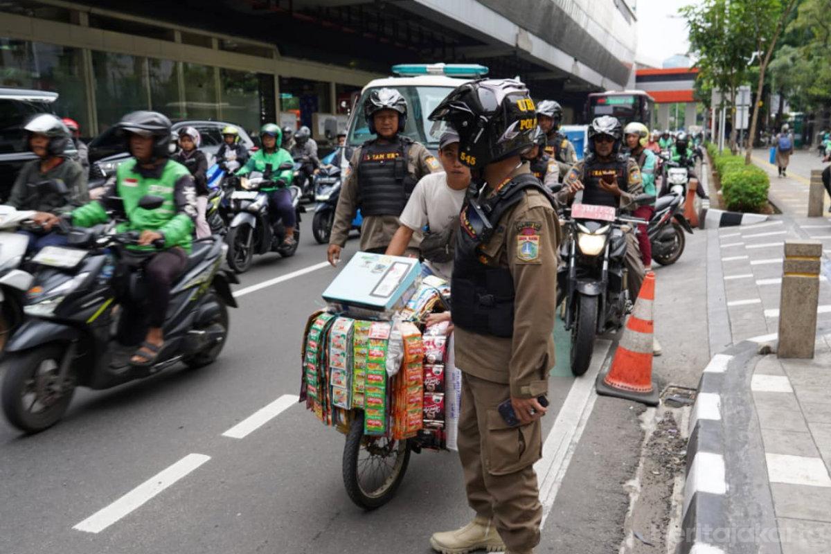Penertiban PKL Liar di Jalan Rasuna Said Dilakukan Secara Humanis