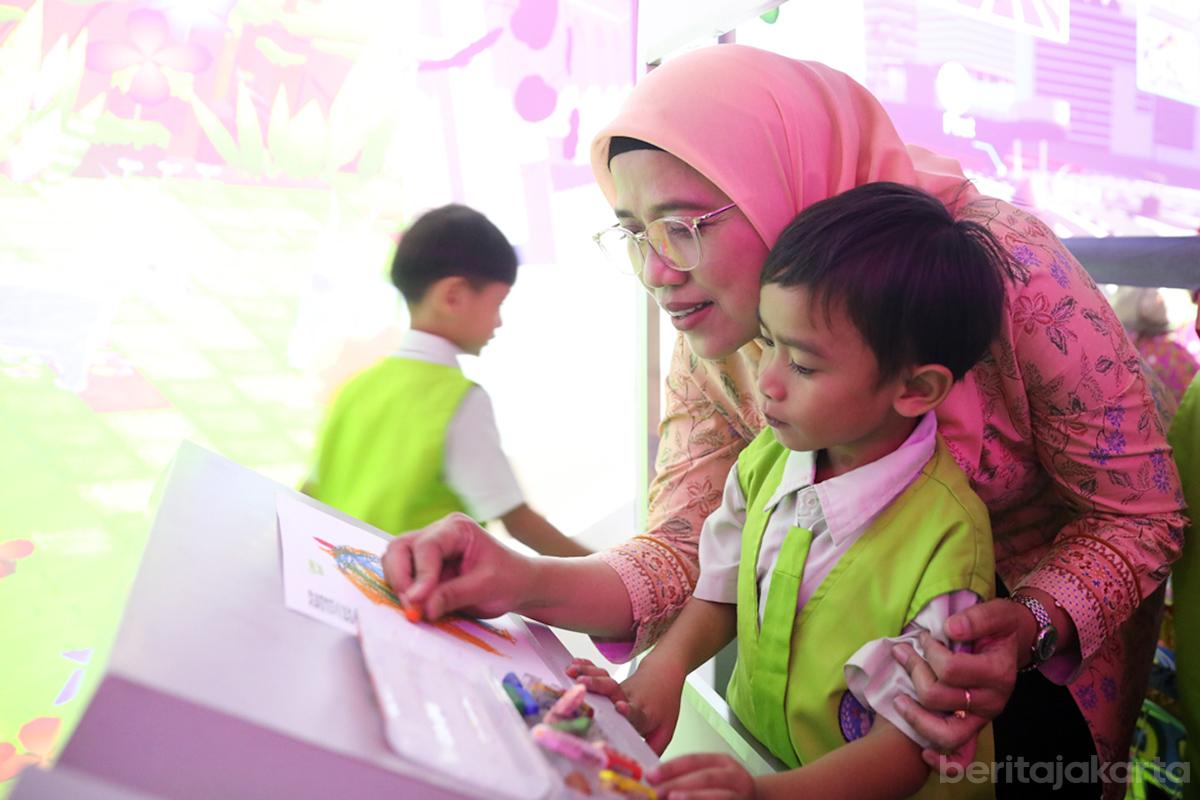 DWP mengajar TK Dharma Siwi jati