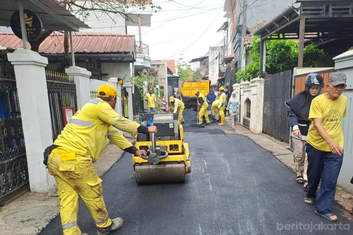 Perbaikan jalan haji musa tiyo