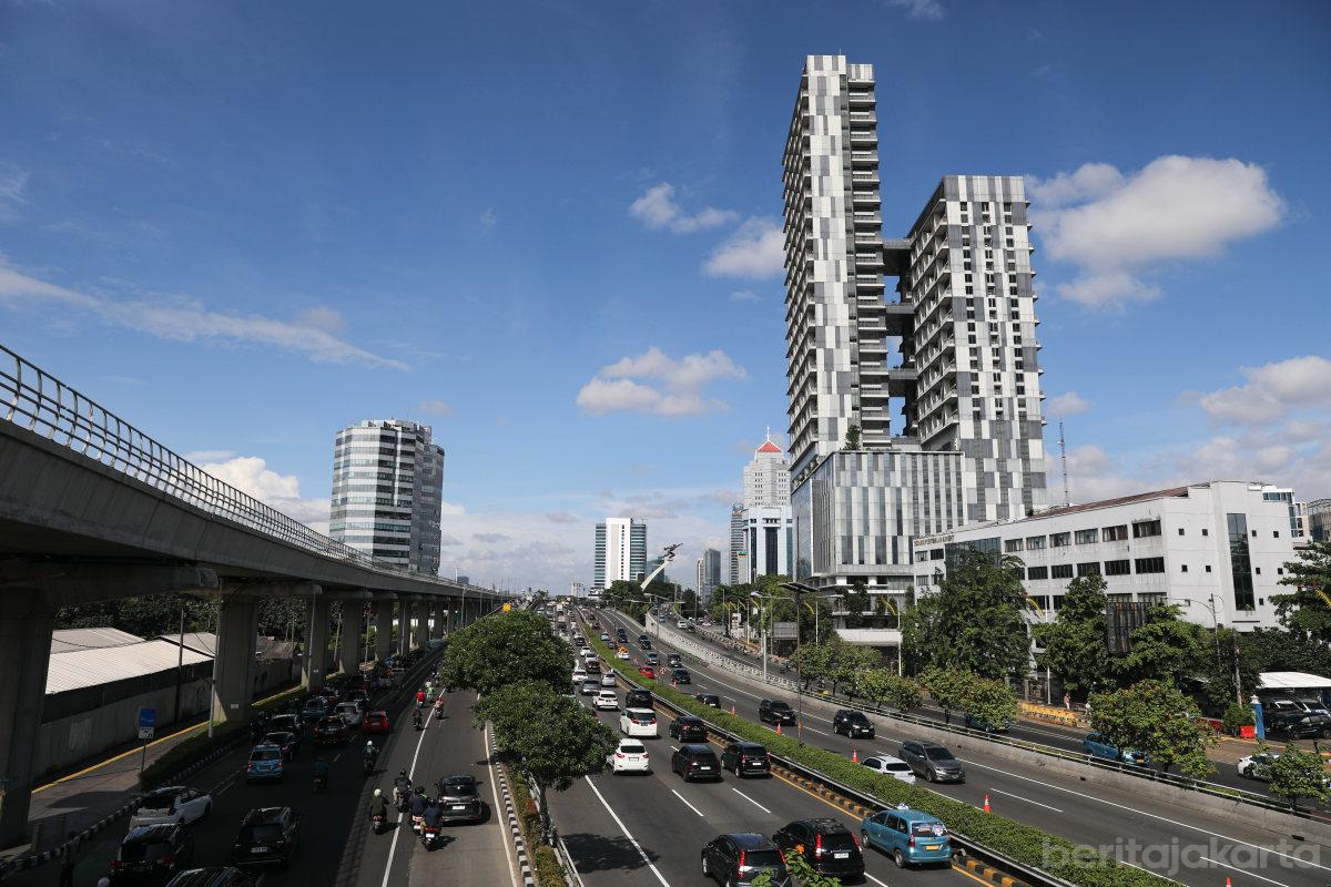 Cuaca cerah langit biru Jakarta 02 (1)