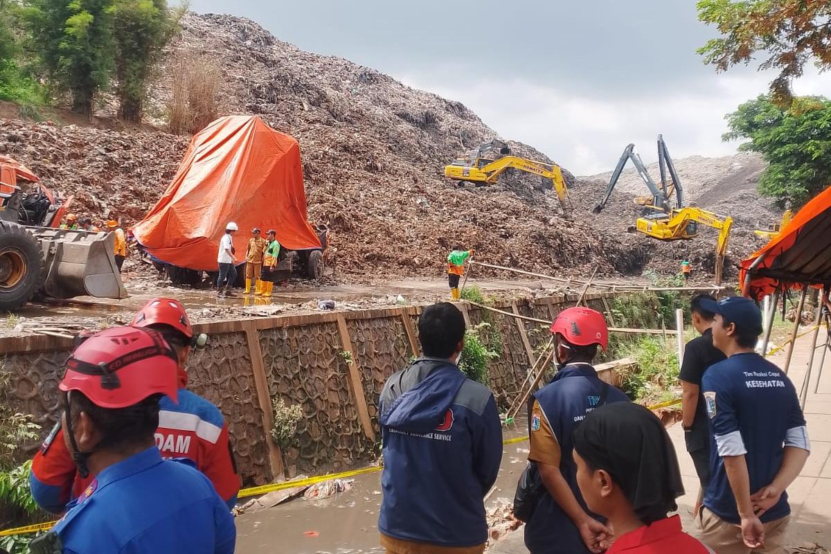 Penanganan tpst bantargebang longsor gery ist