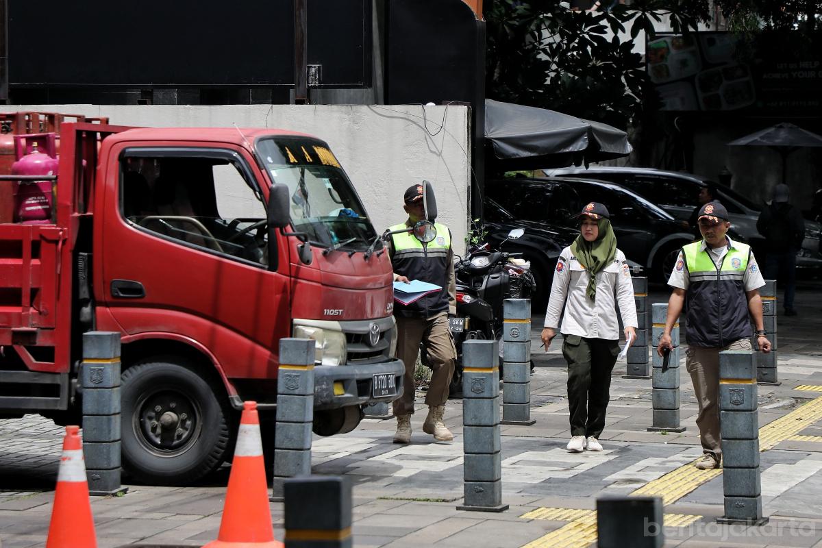 Satpol pp screening otoy