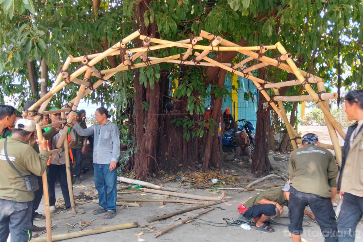 Sampah bambu Instalasi Seni Bawah Laut Pulau Panggang anita