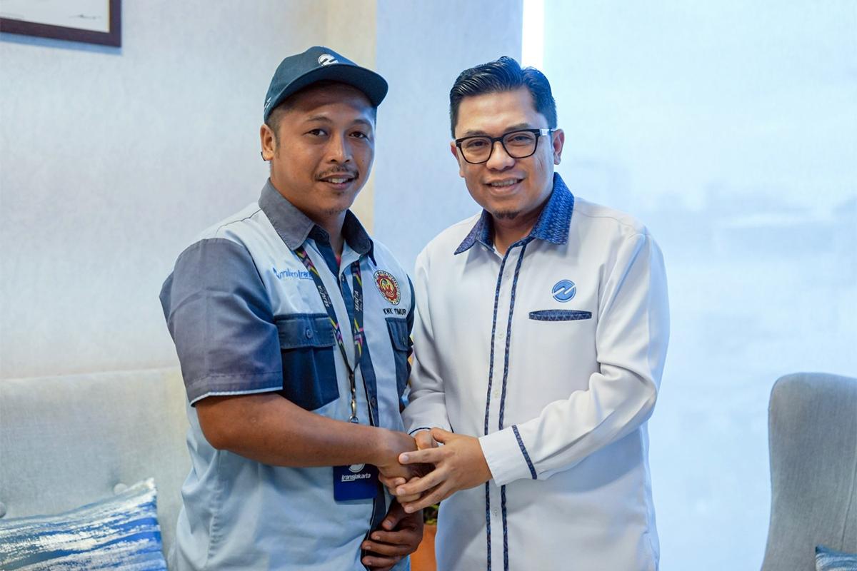 Tommy pengemudi Mikrotrans gery ist