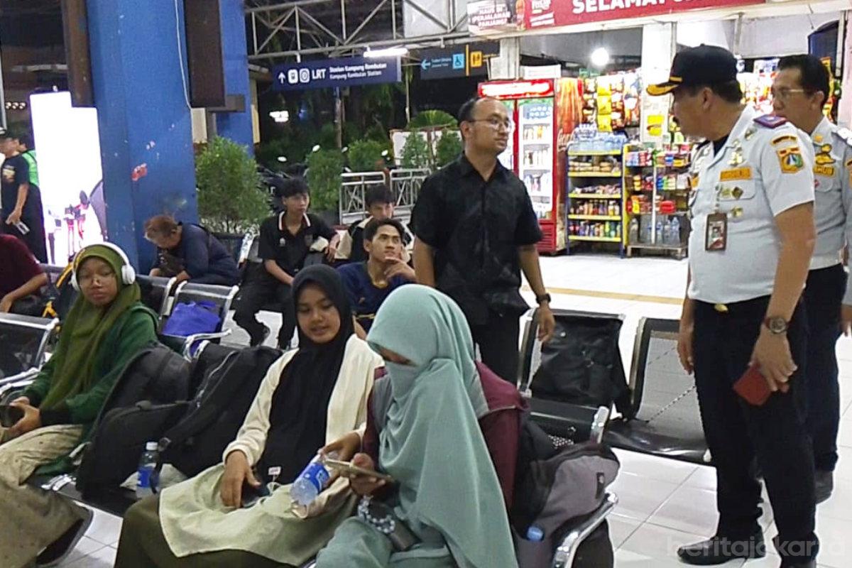 Libur Panjang, Terminal Bus Kampung Rambutan Dipadati Penumpang
