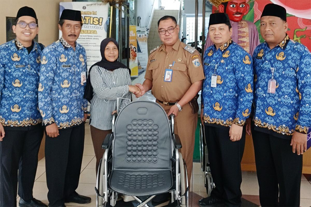 Bantuan kursi roda jaksel tiyo ist