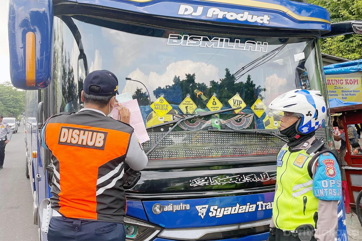 Bus akap terminal bayangan nur