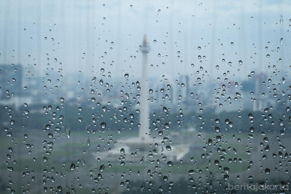 Monas hujan jati