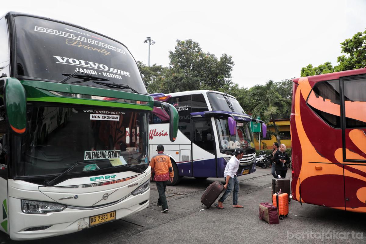 Mudik Terminal Kampung Rambutan otoy