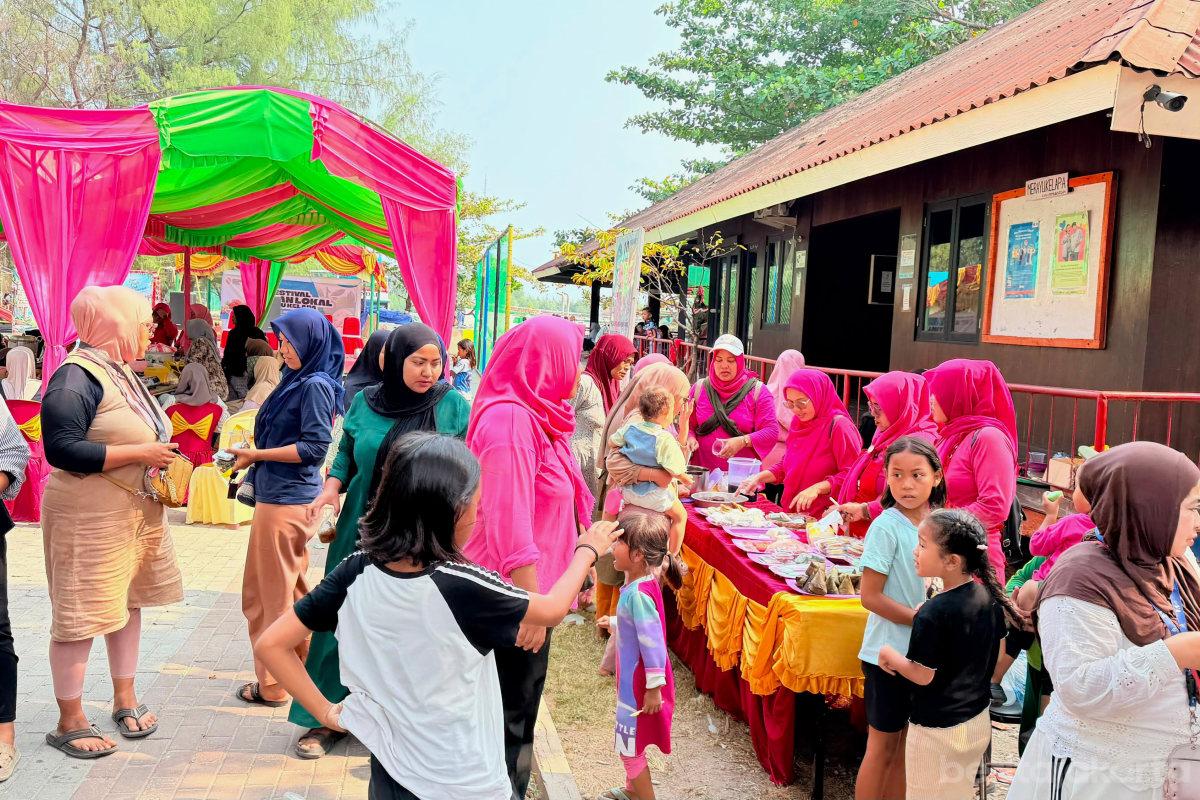 Warga Pulau Kelapa Meriahkan Festival Pangan Lokal