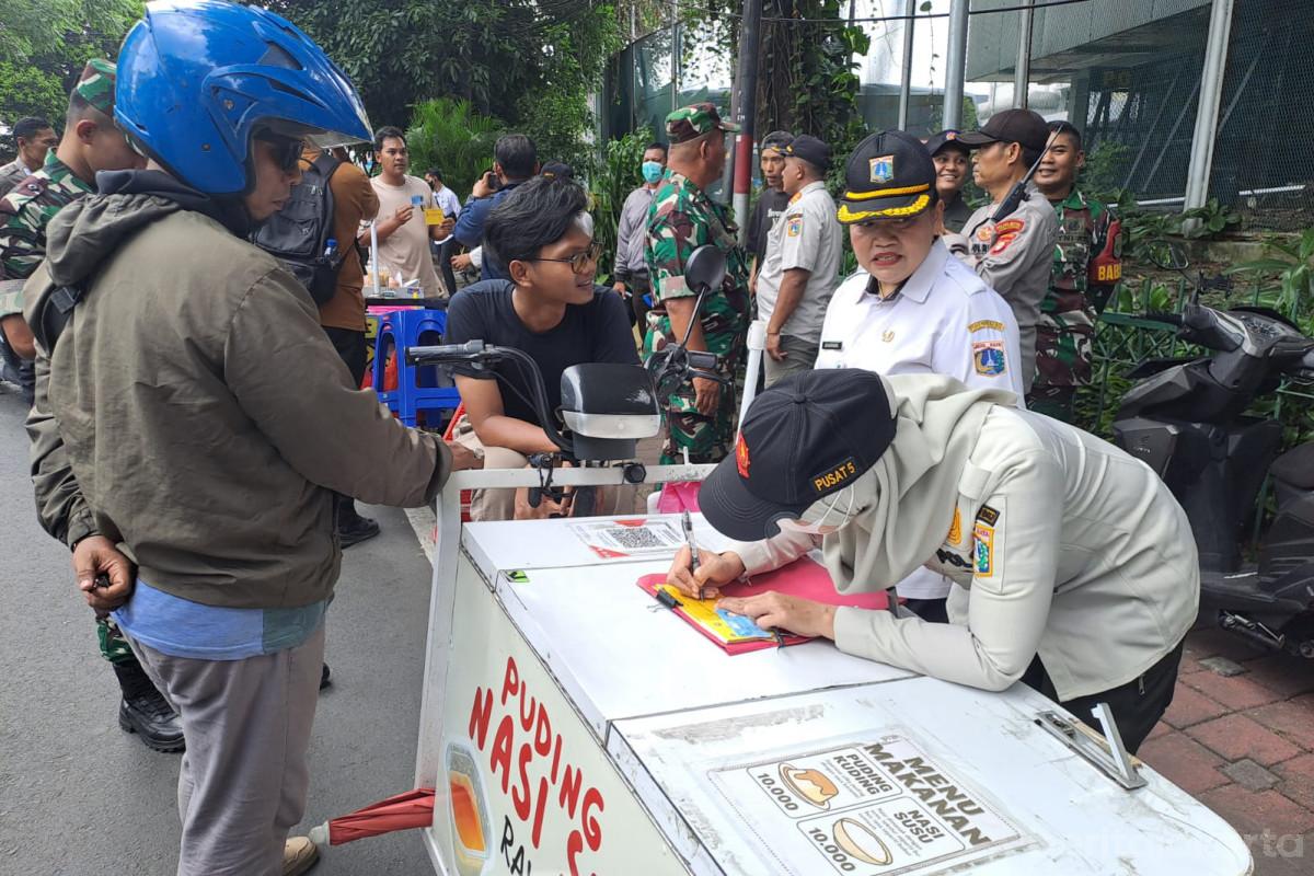 Pelanggar Trantibum di Cempaka Putih Ditindak