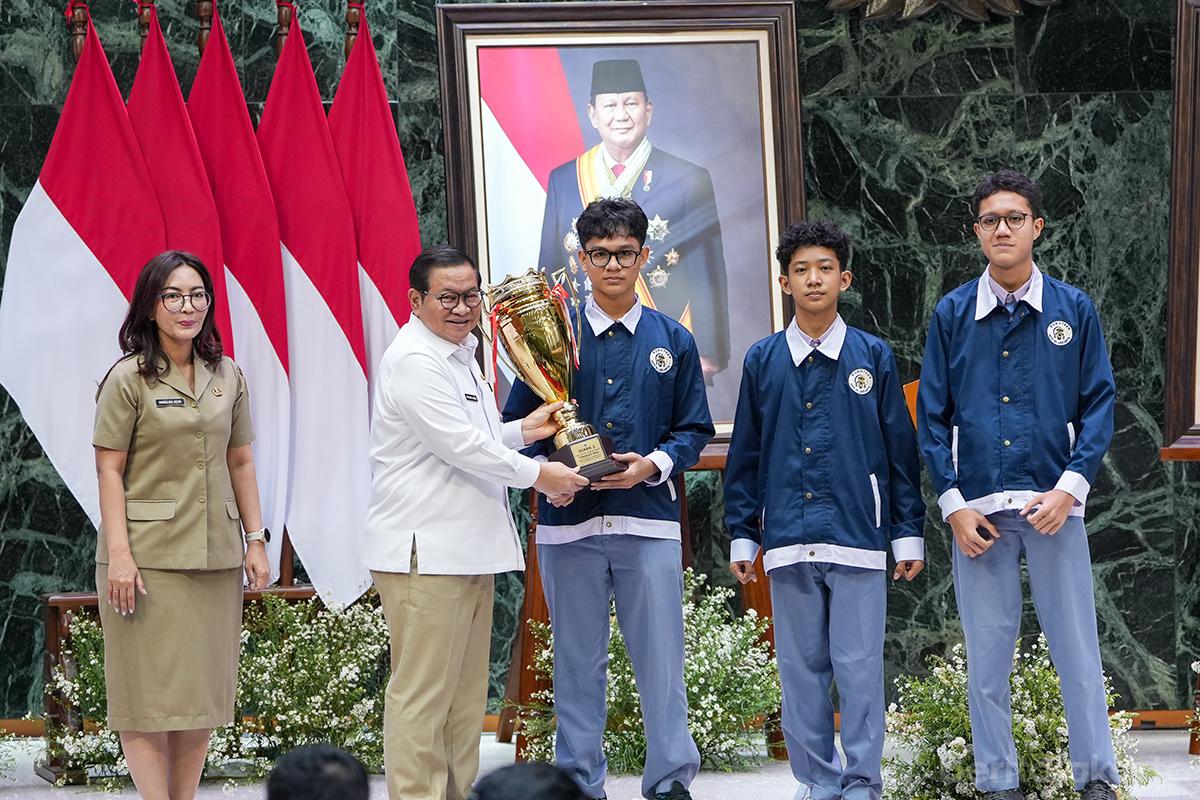 Gubernur pramono pemenang robotic games 2026 rezap