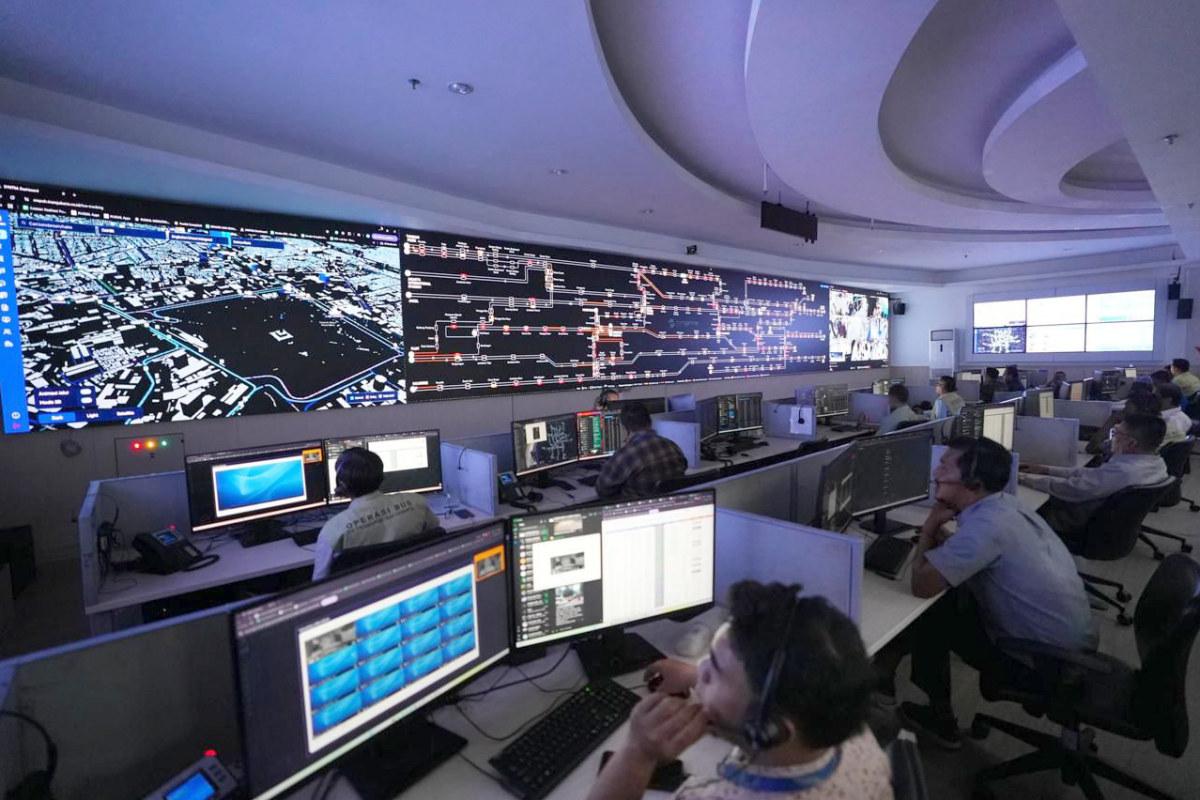 Transjakarta Targetkan Seluruh Armada Dilengkapi Teknologi SYNTRA