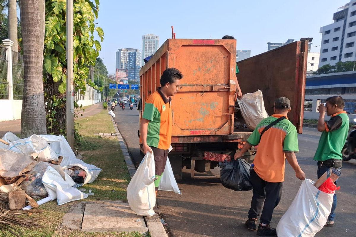 Dinas LH Gerak Cepat Pulihkan Kebersihan Jakarta Pasca penyampaian Aspirasi