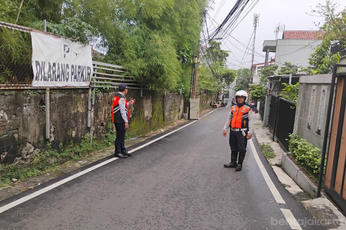 Parkir liar jaktim 2