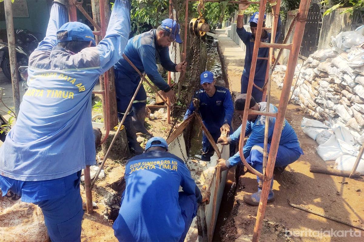 Saluran Air Suhud Munjul jaktim nur