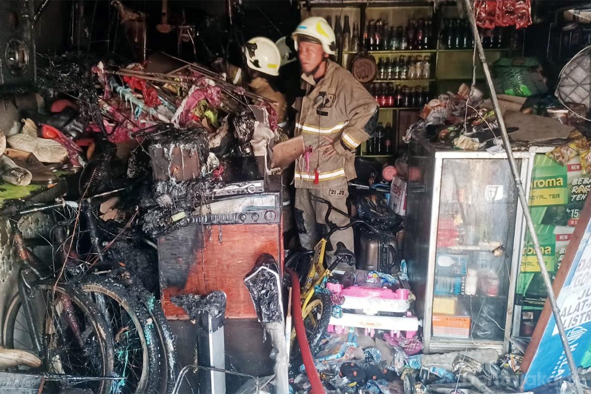 Kebakaran j65 kalibaru anita