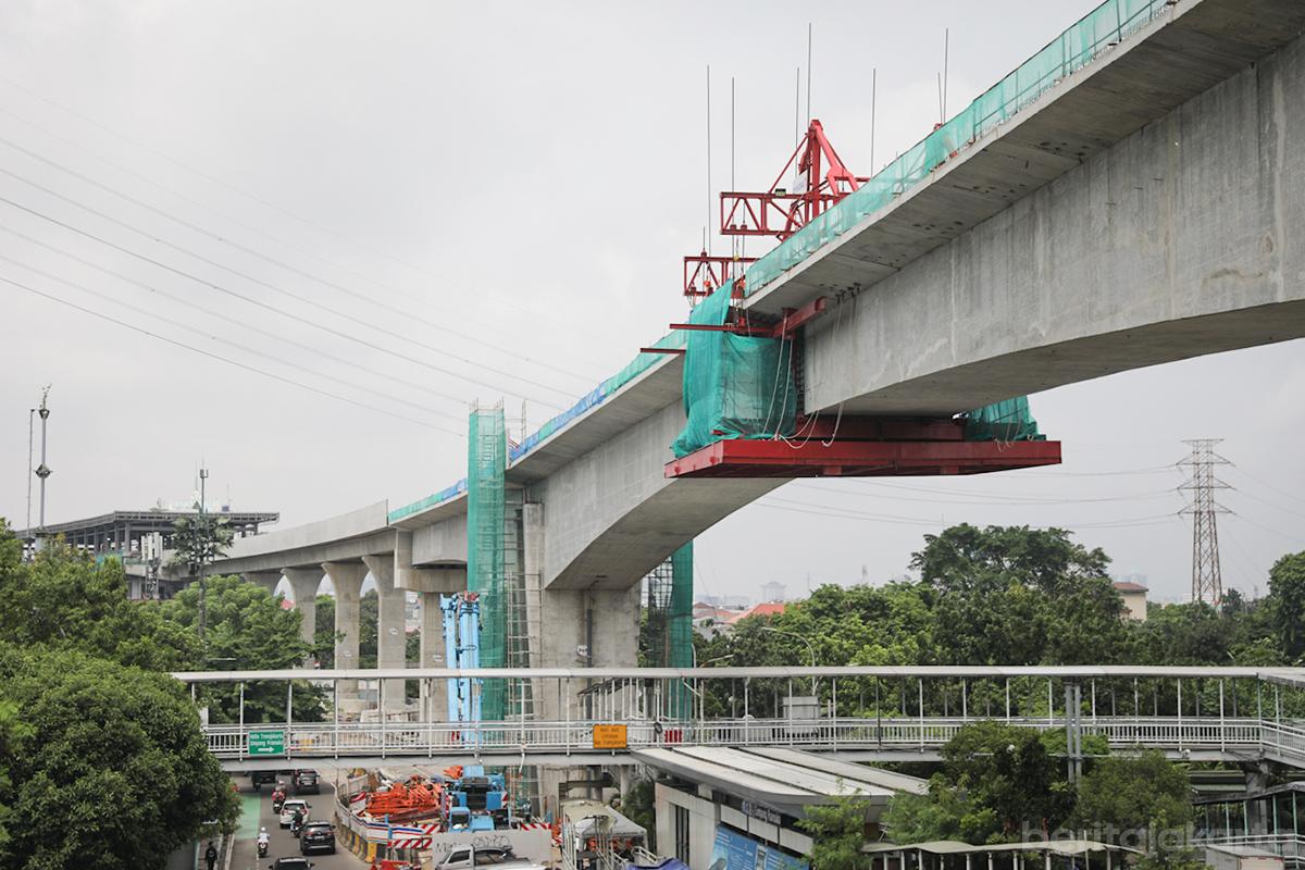 Jembatan LRT Rawamangun jati