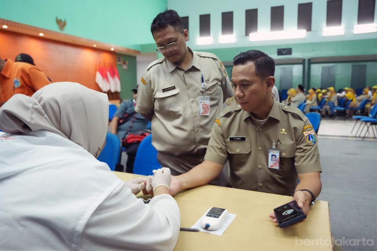 Cek kesehatan asn jakut anita