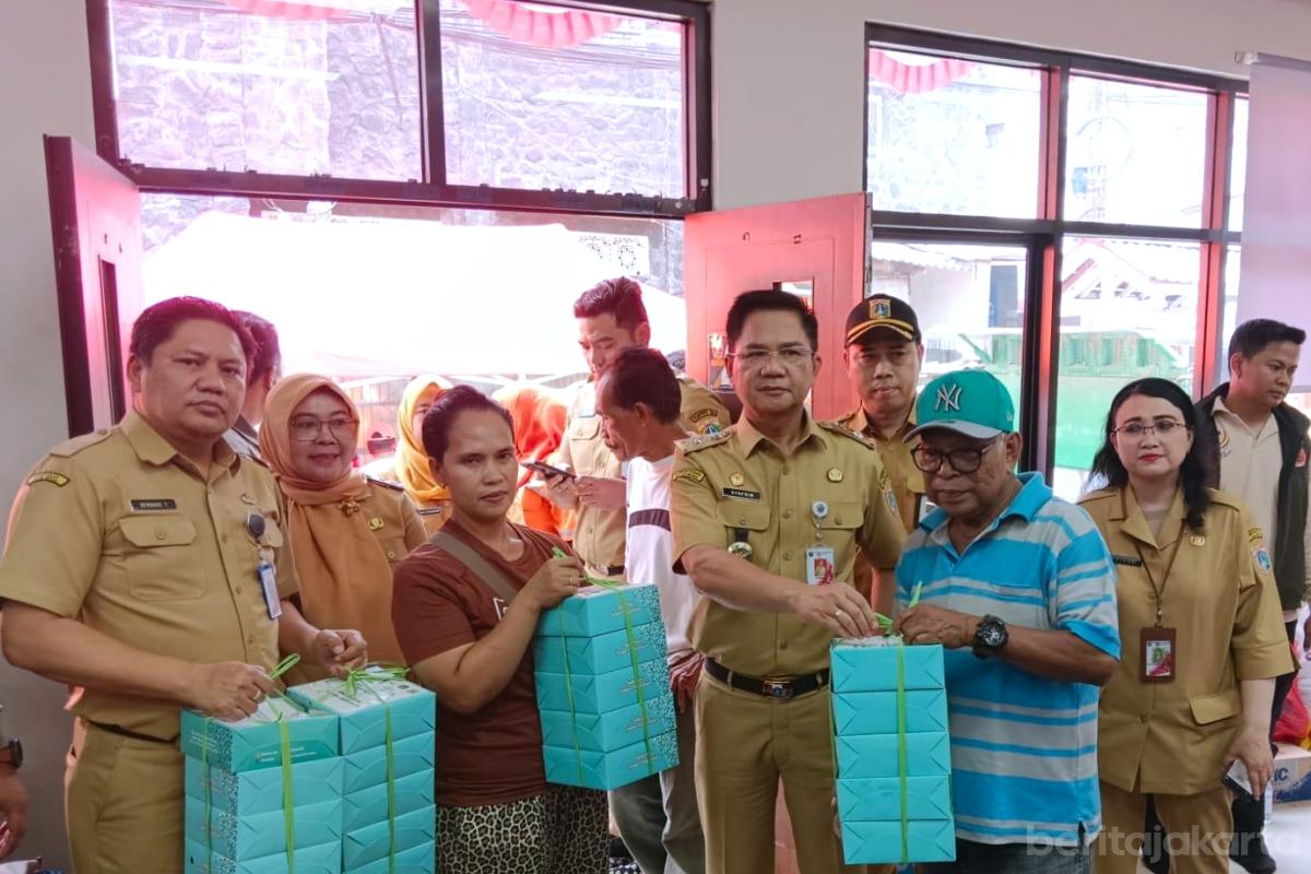 Pemkot jaksel bantuan penyintas kebakaran subur ujung tiyo