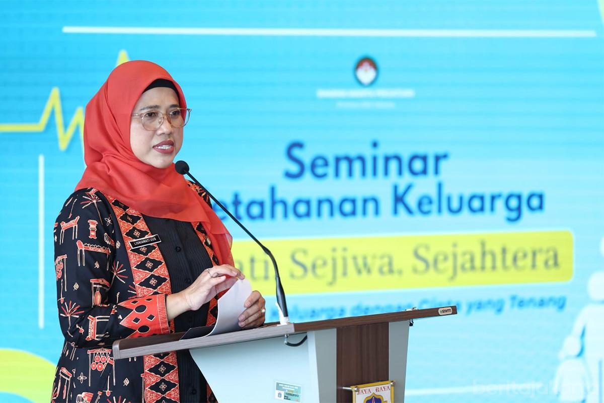 Ketua DWP DKI Lisniawati Uus Kuswanto seminar ketahanan keluarga otoy