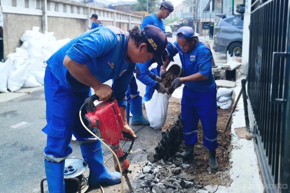 Saluran Air Jalan Sailin I Dinormalisasi tiyo