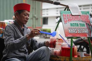 Es Selendang Mayang Bikin Dahaga Melayang