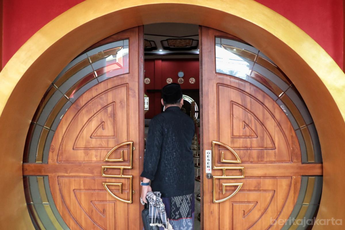 4.Merasakan Sholat di Masjid Tjia Kang Ho Bergaya Tionghoa