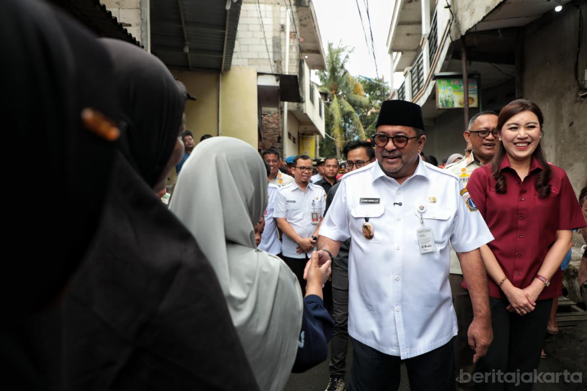 7.Peletakan Batu Pertama Program Bedah Rumah Satpol PP Peduli