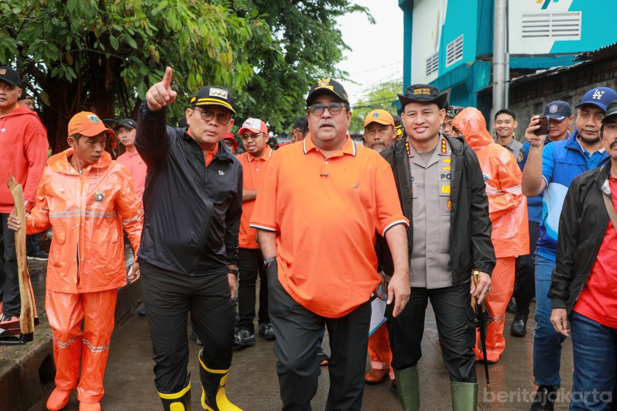 1wagub kerja bakti jaga jakarta