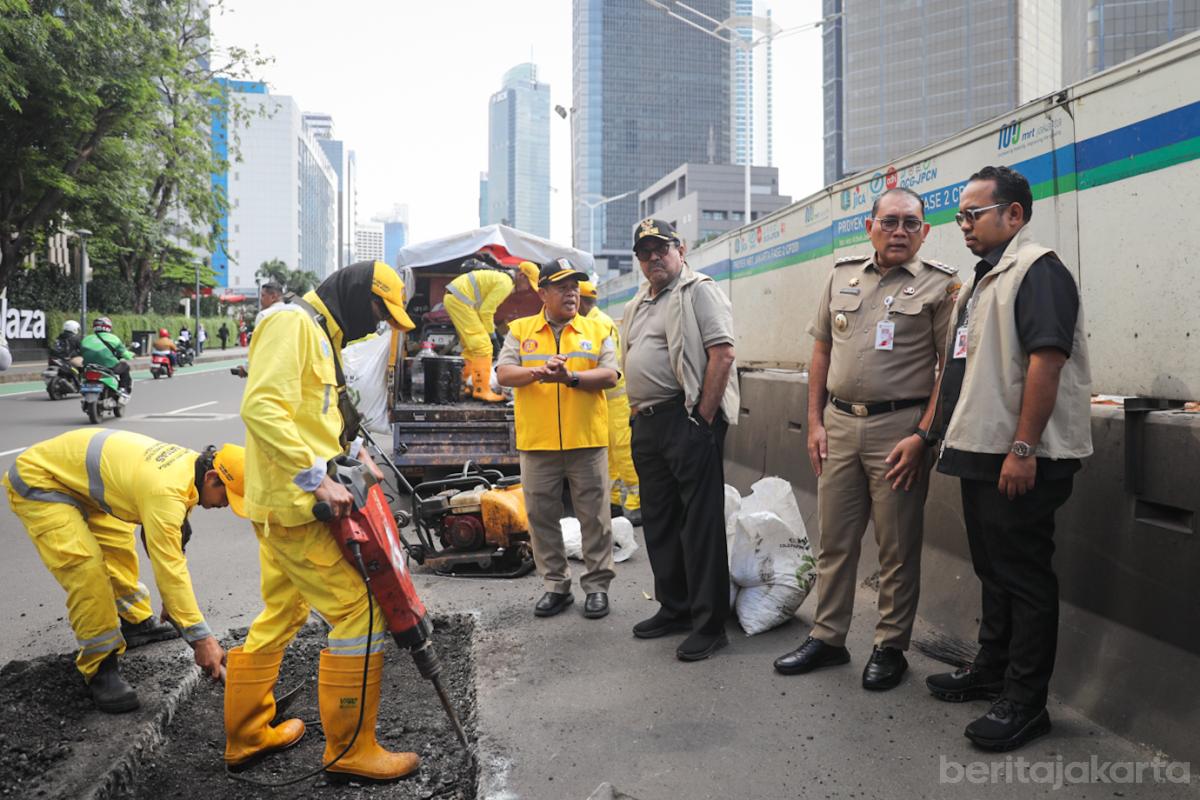 Jalan Rusak Thamrin 5