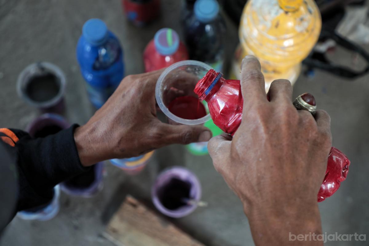 3.PPSU Susukan Percantik Kolong Flyover Pasar Rebo