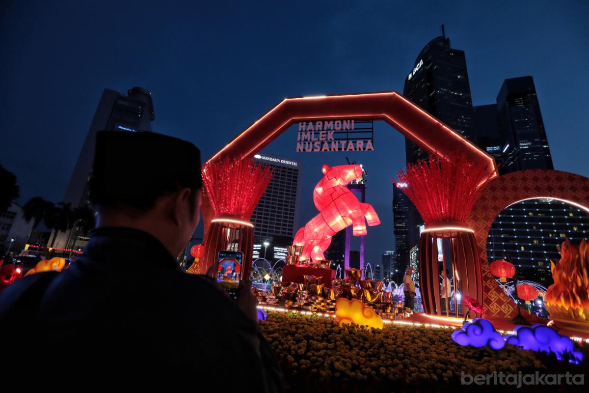 1.Warga Sambut Antusias Jakarta Light Festival 2026 (1)