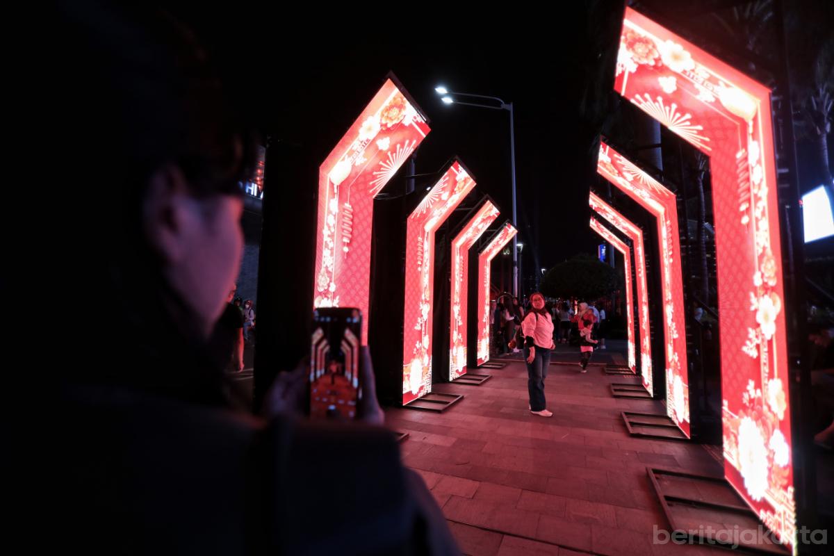 4.Warga Sambut Antusias Jakarta Light Festival 2026 (1)