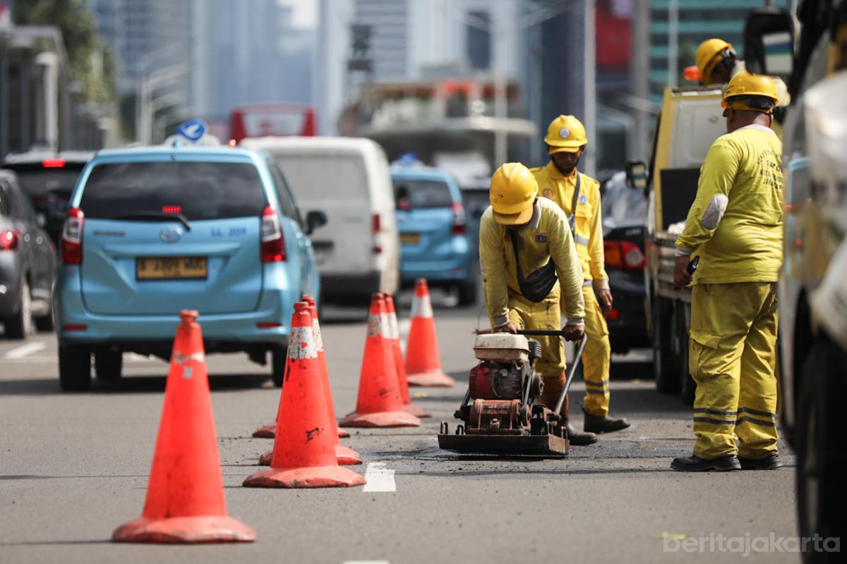 Jalan Rusak Thamrin 4