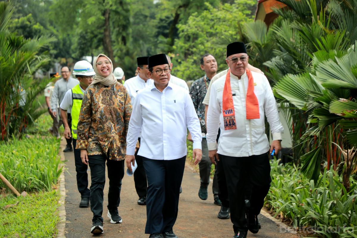 1 taman bendera tinjau