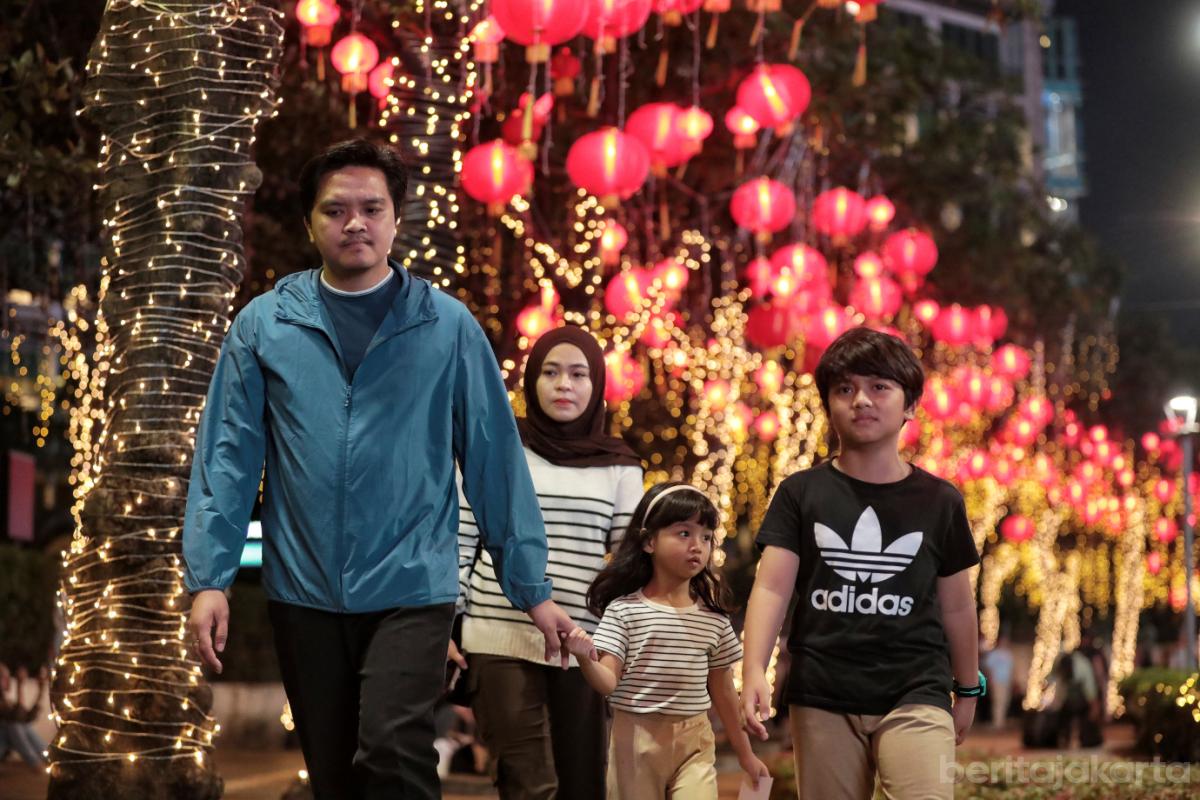 3.Warga Sambut Antusias Jakarta Light Festival 2026 (1)