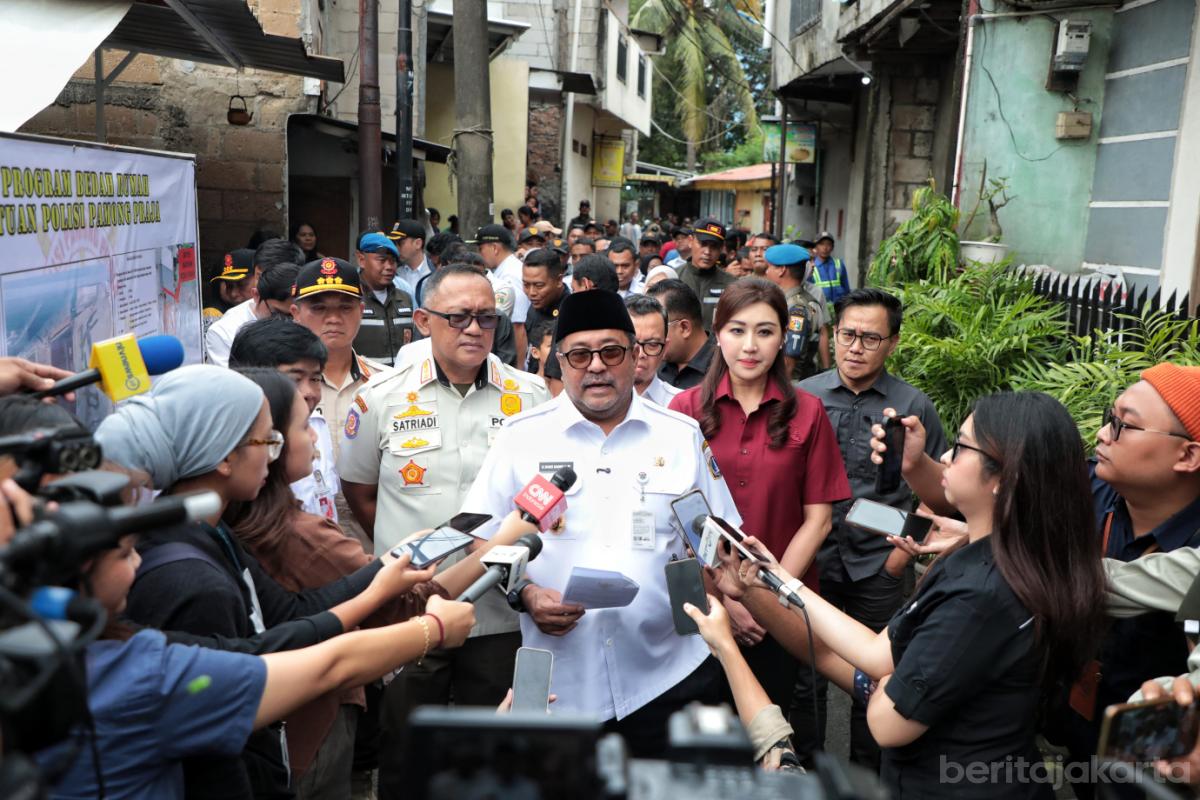 8.Peletakan Batu Pertama Program Bedah Rumah Satpol PP Peduli
