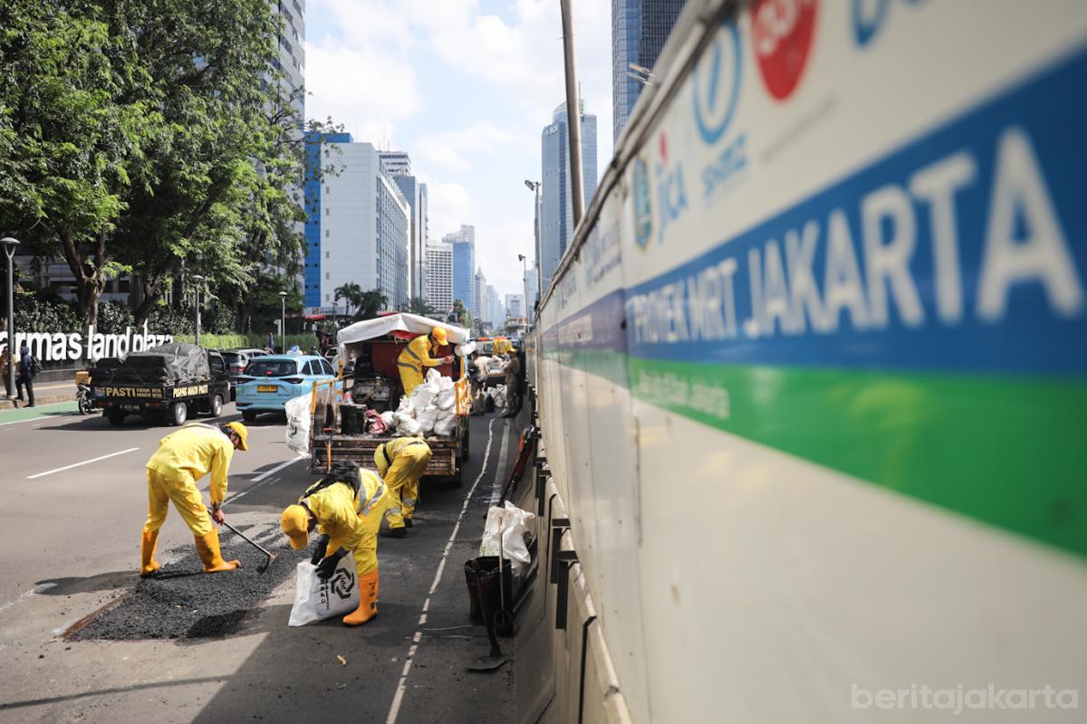 Jalan Rusak Thamrin 6
