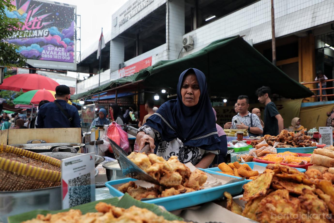 2.Berburu Hidangan Berbuka Puasa di Sentra Takjil Pasar Rawamangun