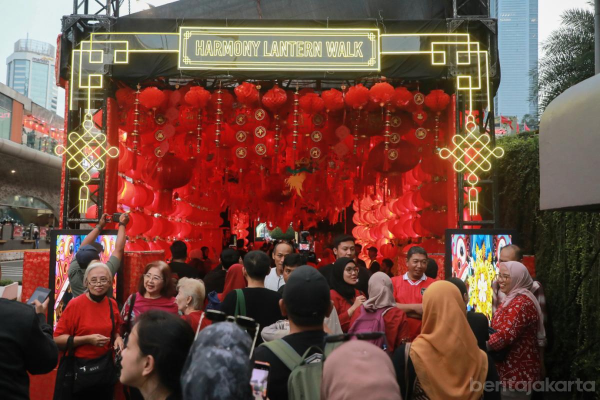 1 gub jakarta light festival imlek