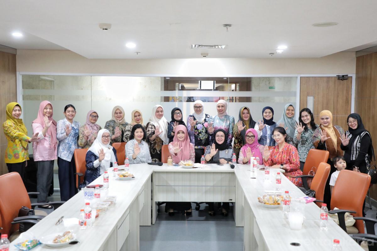 8.Rapat dan Silaturahmi DWP Kominfotik DKI Jakarta