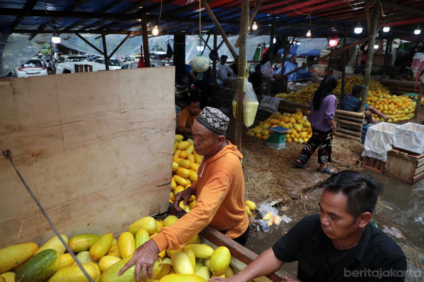 1.Penjualan Timun Suri Meningkat di Awal Ramadan